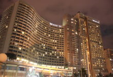 Hotels situated close to famous tourist landmarks