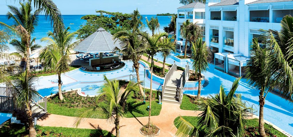 All-inclusive luxury hotels ideal for family vacationing