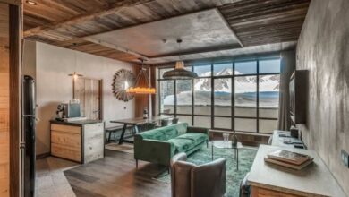 Affordable hotels for solo travelers in urban settings